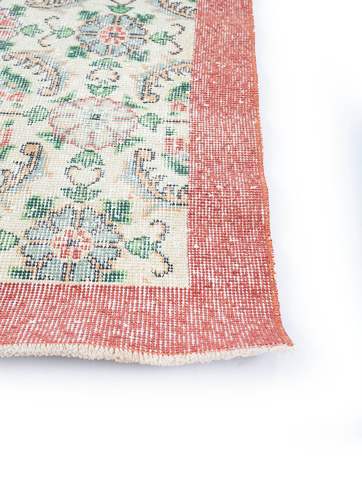 vintage red and orange wool hand knotted Rug - Corner