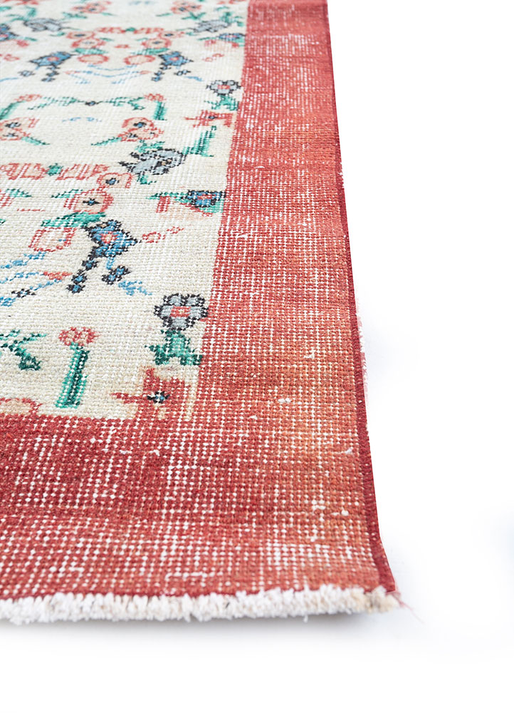 vintage red and orange wool hand knotted Rug - Corner
