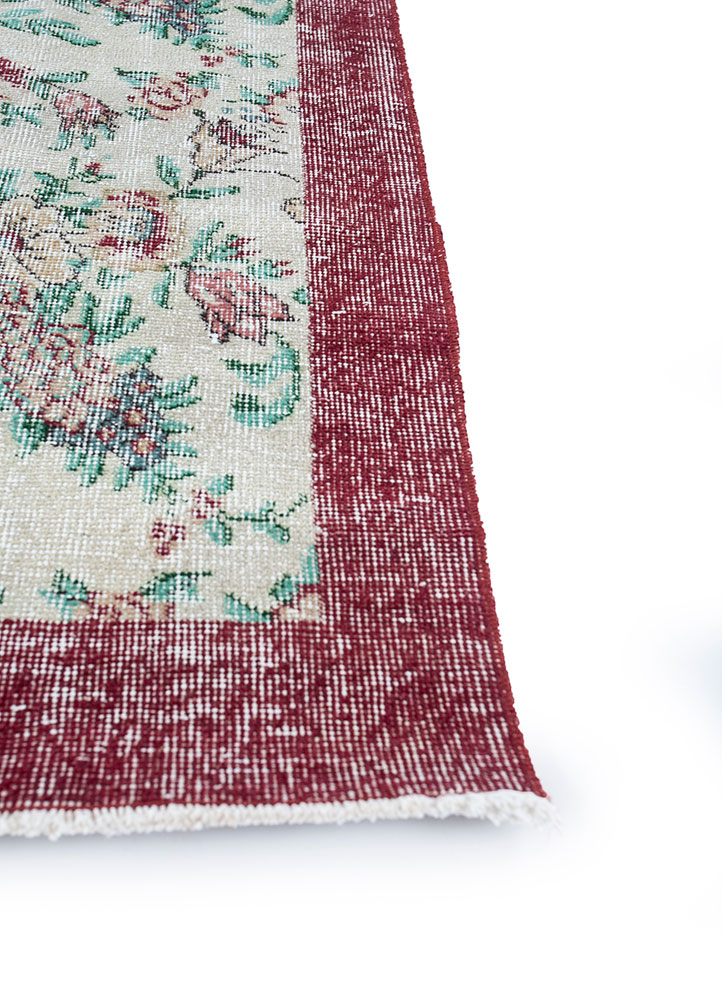 vintage red and orange wool hand knotted Rug - Corner