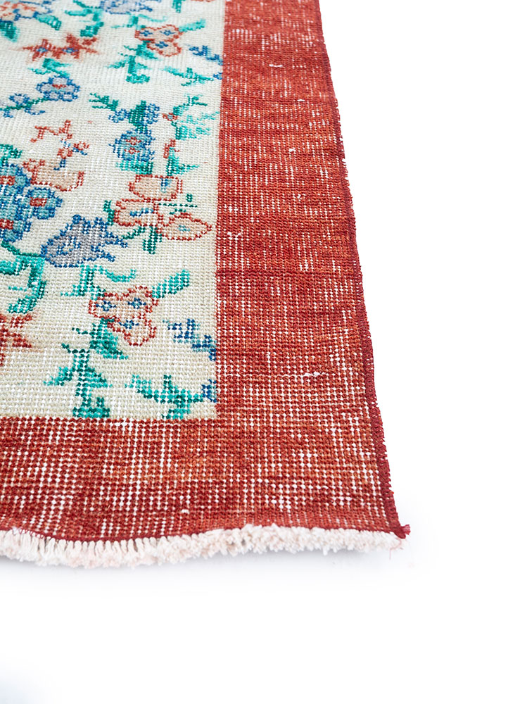 vintage multi wool hand knotted Rug - Corner
