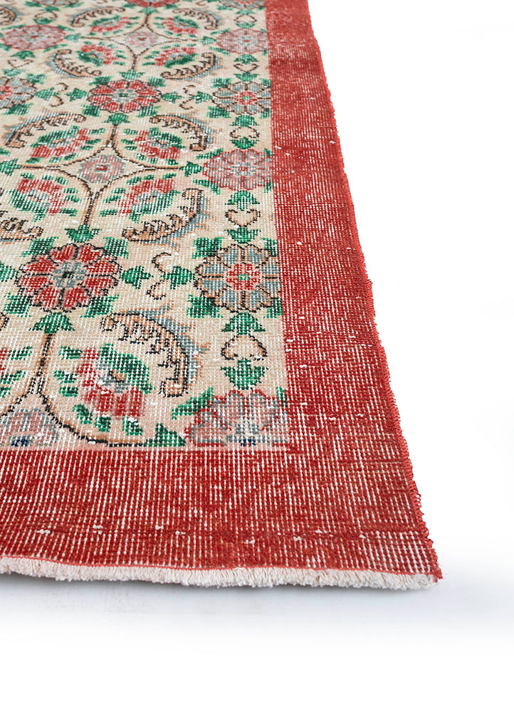 vintage red and orange wool hand knotted Rug - Corner