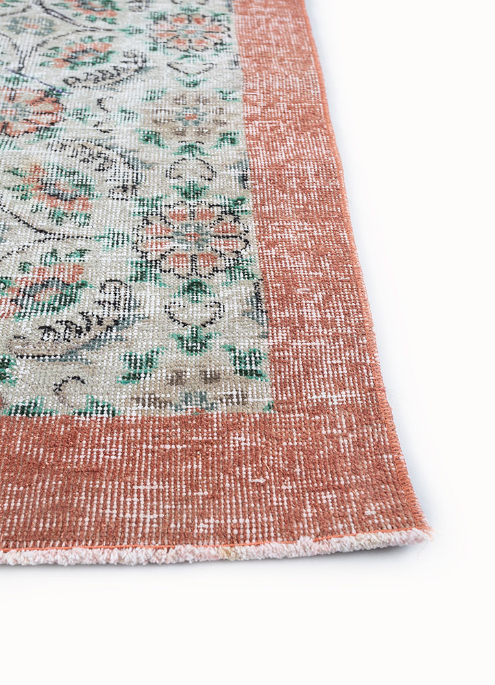 vintage red and orange wool hand knotted Rug - Corner