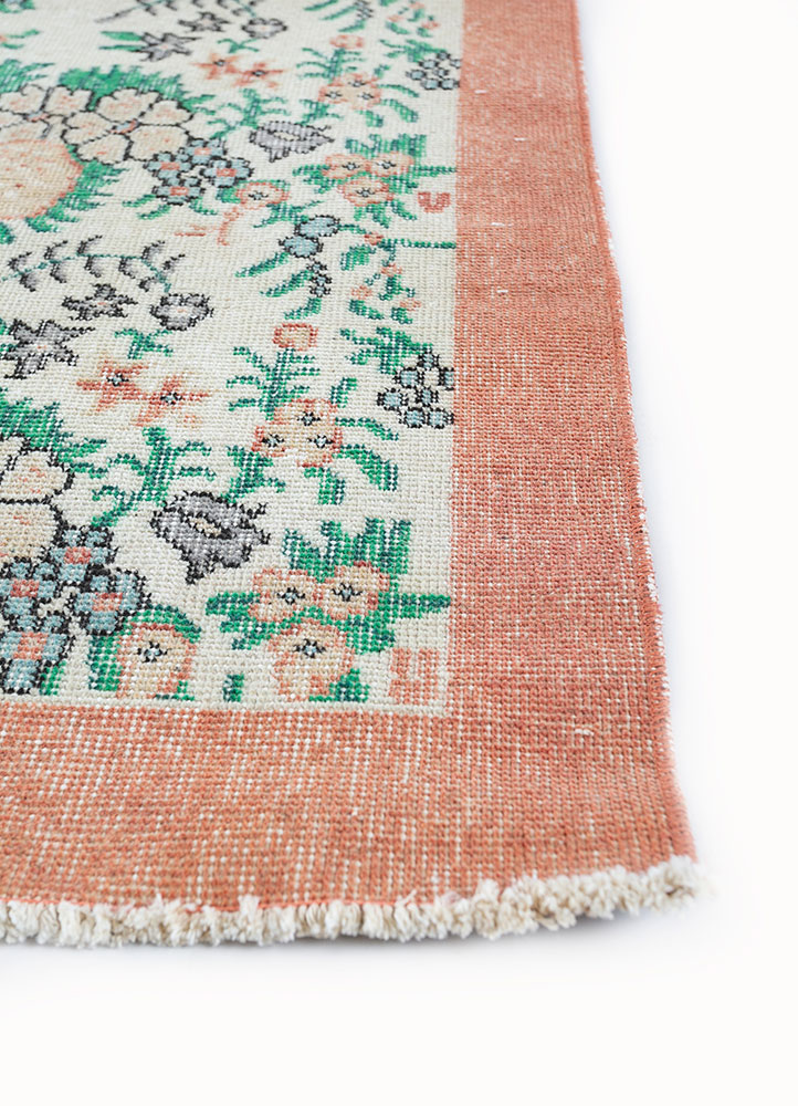 vintage red and orange wool hand knotted Rug - Corner