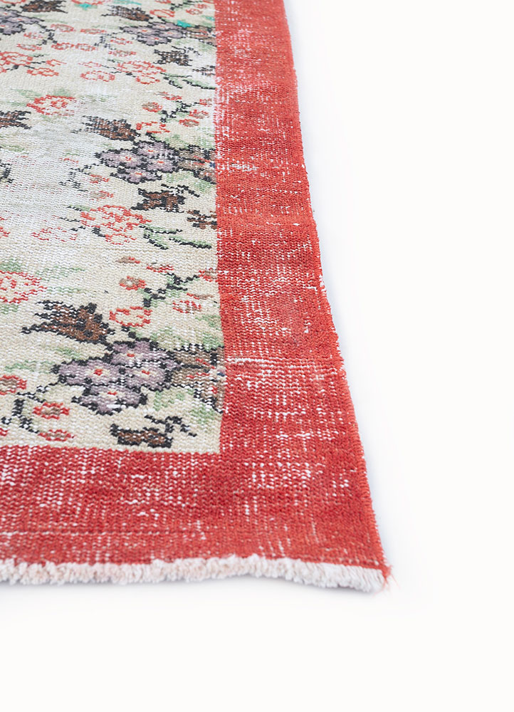 vintage red and orange wool hand knotted Rug - Corner
