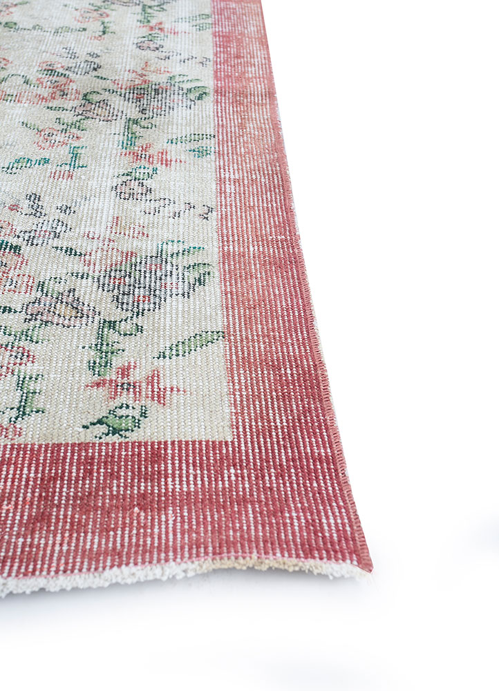 vintage red and orange wool hand knotted Rug - Corner