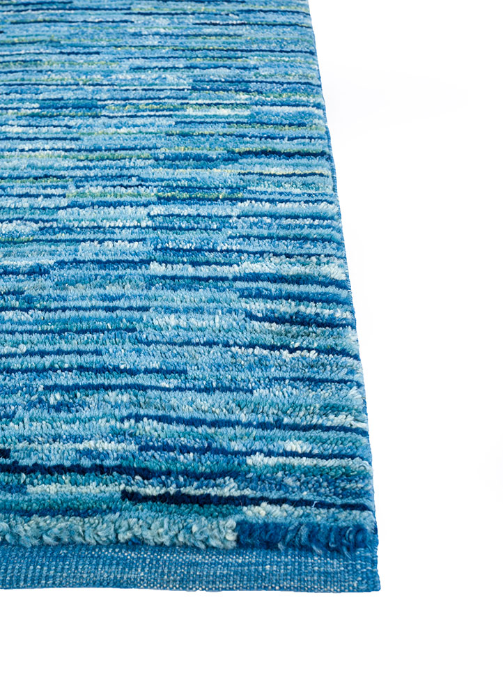 nuray blue wool hand knotted Rug - Corner