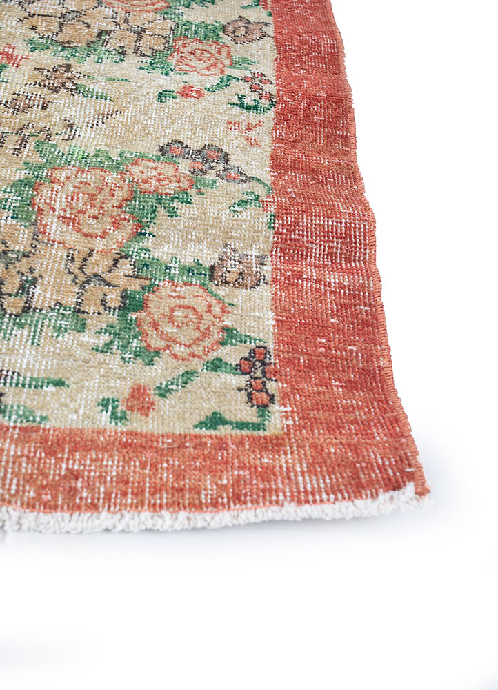 vintage red and orange wool hand knotted Rug - Corner