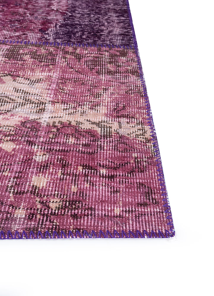 provenance pink and purple wool hand knotted Rug - Corner