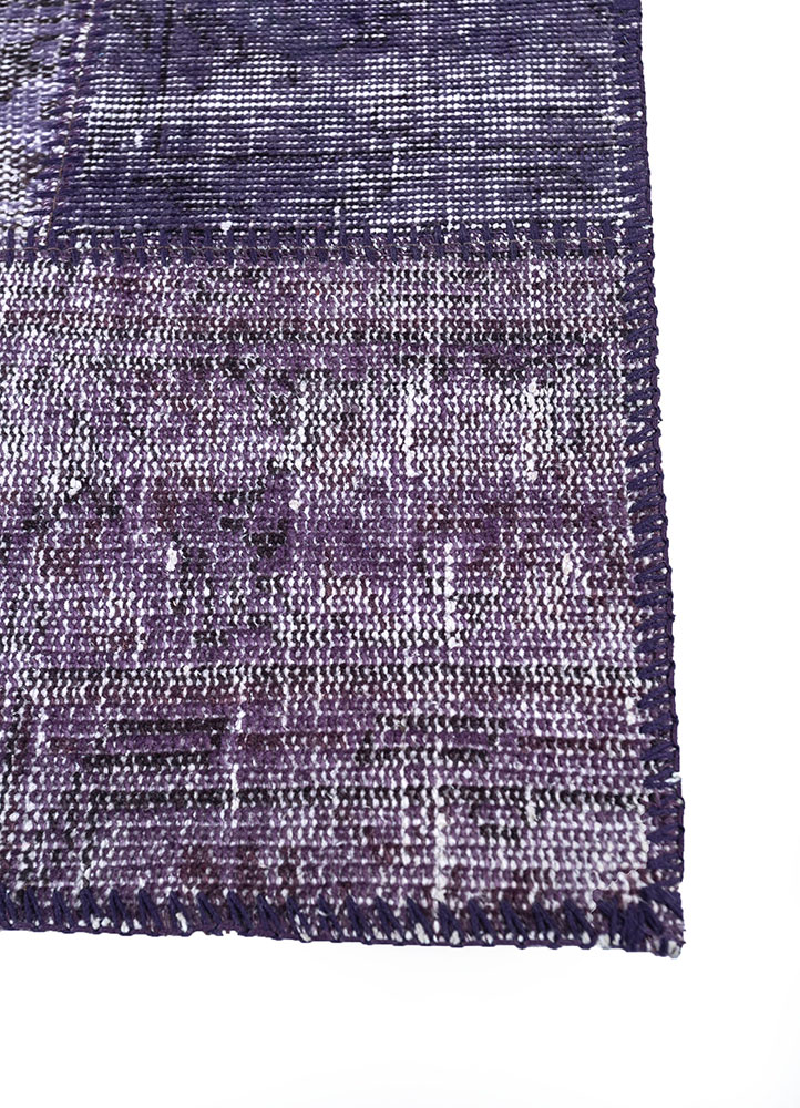 provenance pink and purple wool hand knotted Rug - Corner