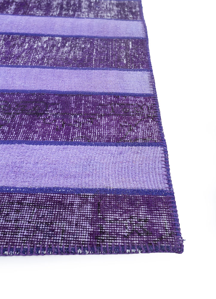 provenance pink and purple wool hand knotted Rug - Corner
