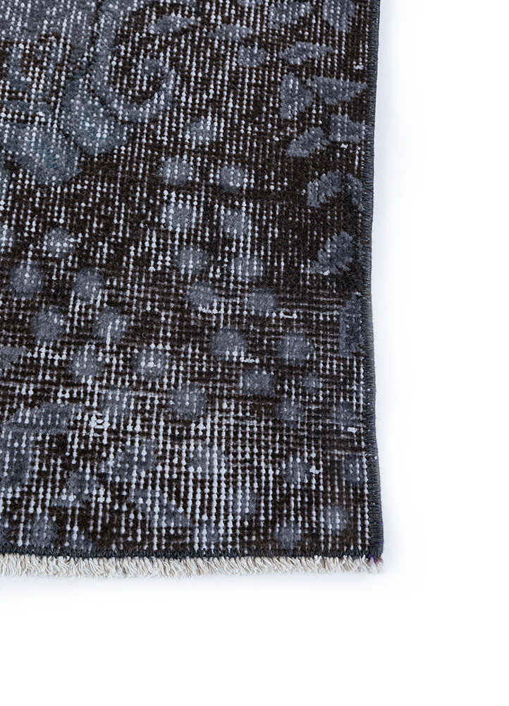 lacuna grey and black wool hand knotted Rug - Corner