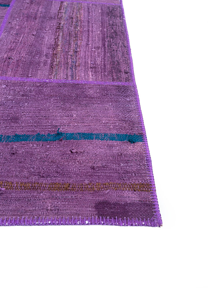 provenance pink and purple wool hand knotted Rug - Corner
