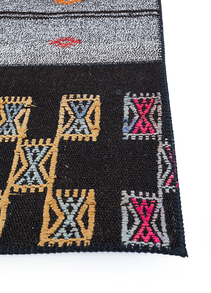 provenance grey and black wool hand knotted Rug - Corner