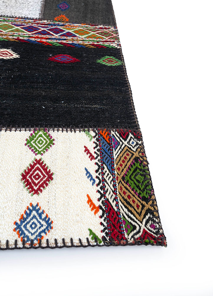 provenance grey and black wool hand knotted Rug - Corner