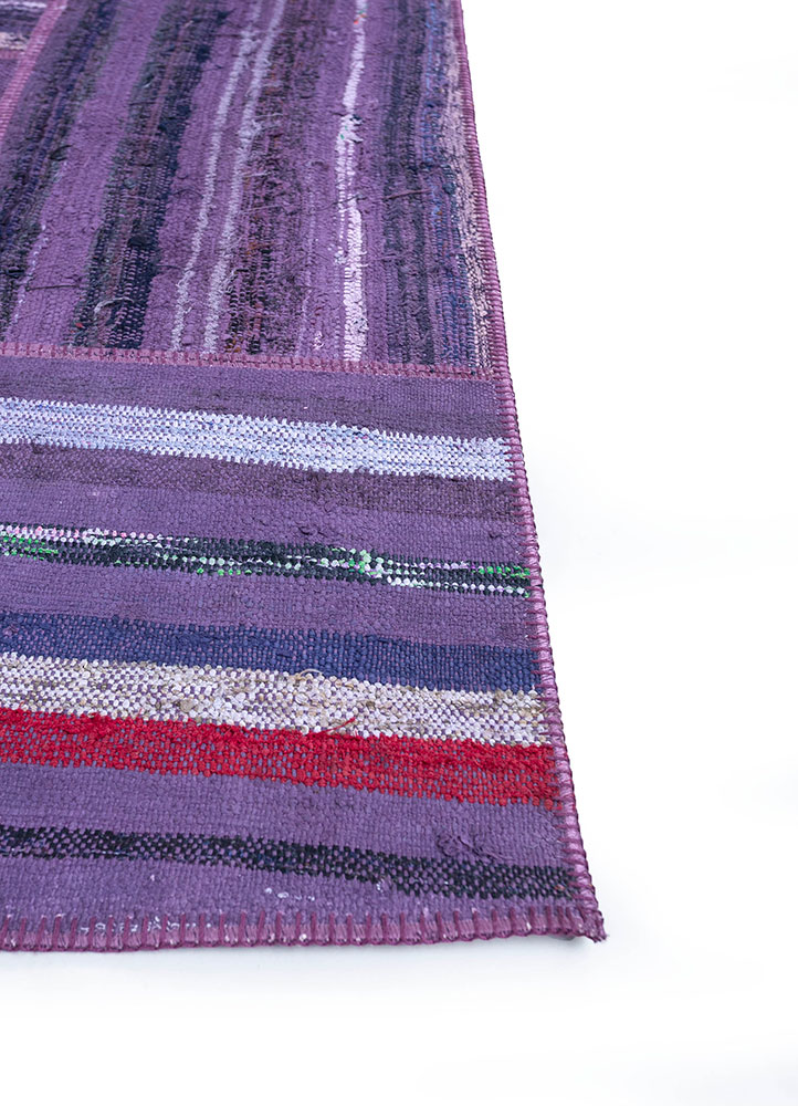 provenance pink and purple wool hand knotted Rug - Corner