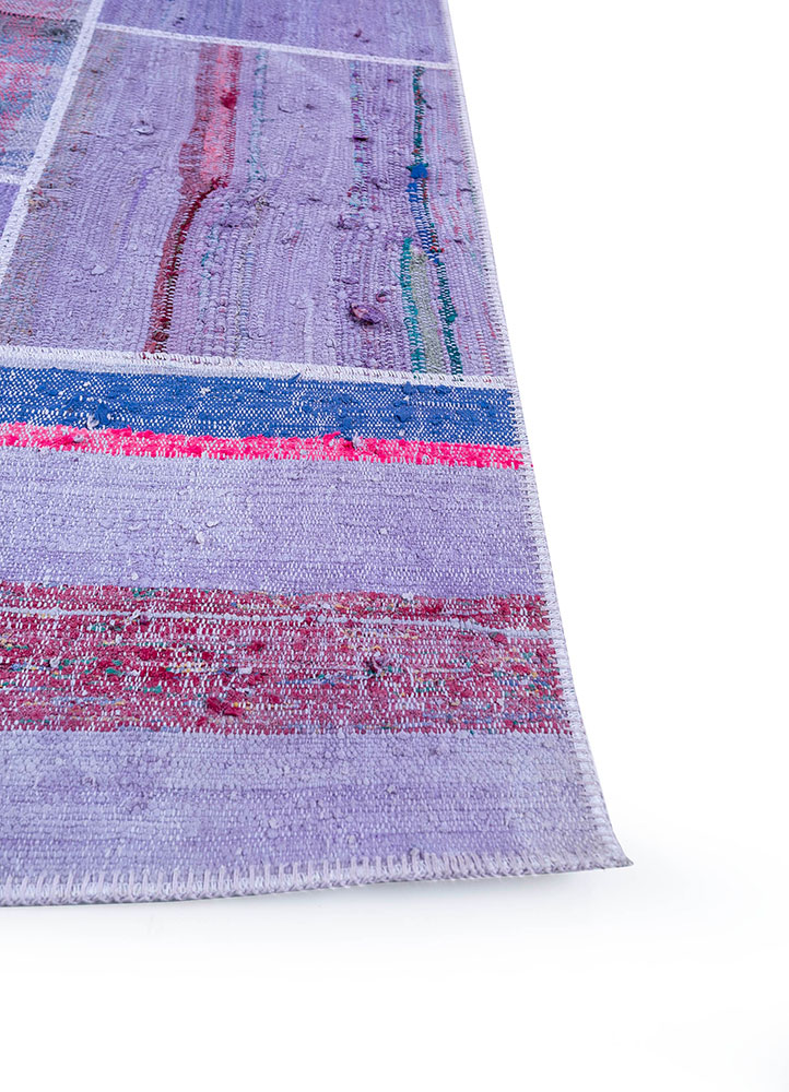 provenance pink and purple wool hand knotted Rug - Corner