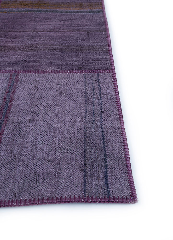 provenance pink and purple wool hand knotted Rug - Corner