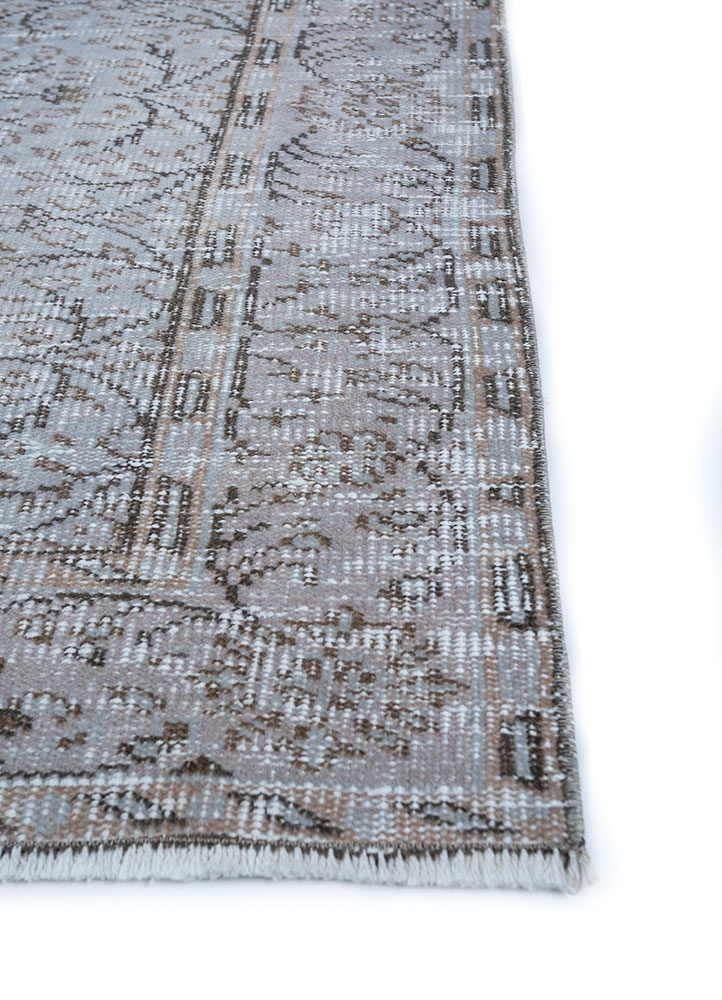 vintage grey and black wool hand knotted Rug - Corner
