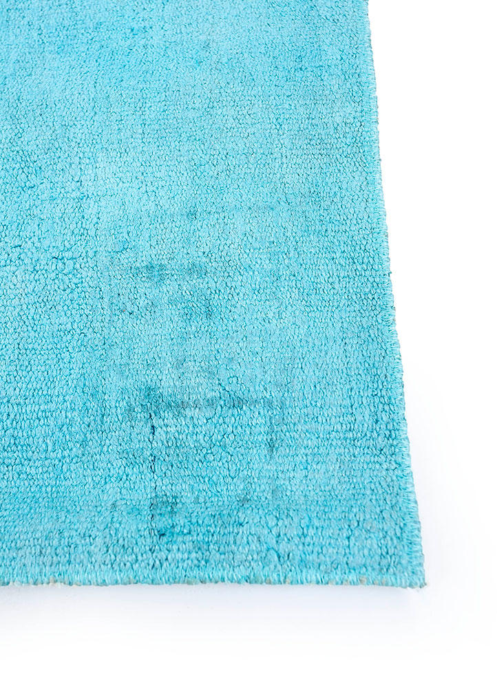 provenance blue wool hand knotted Rug - Corner