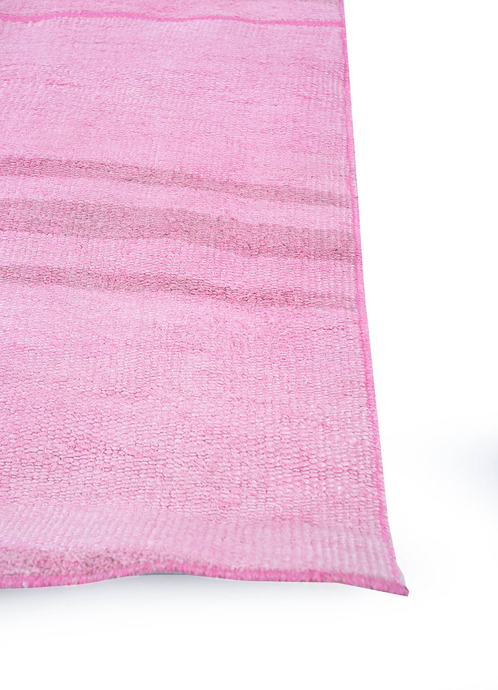 provenance pink and purple wool hand knotted Rug - Corner
