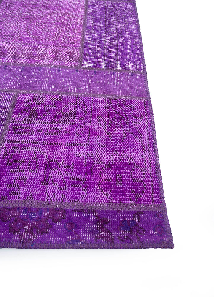 provenance pink and purple wool hand knotted Rug - Corner