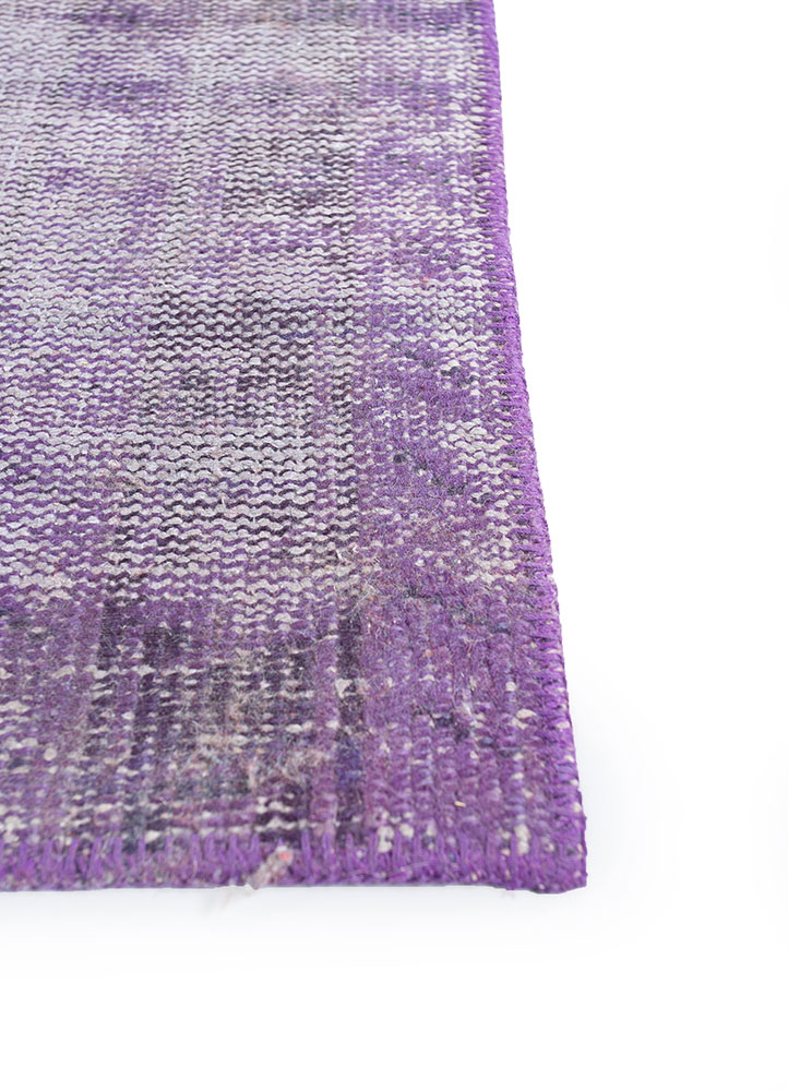 provenance pink and purple wool hand knotted Rug - Corner