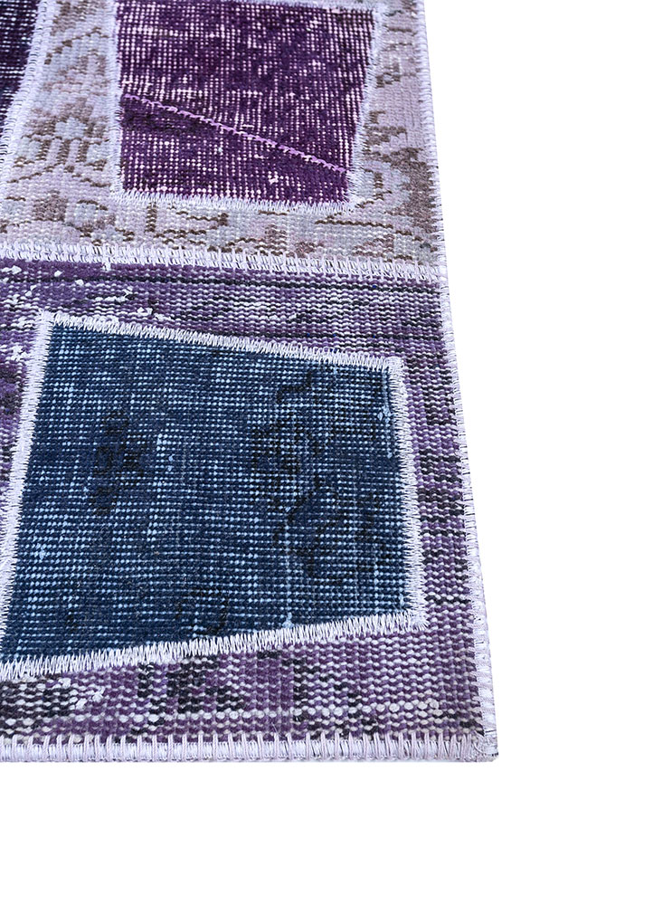 provenance pink and purple wool hand knotted Rug - Corner