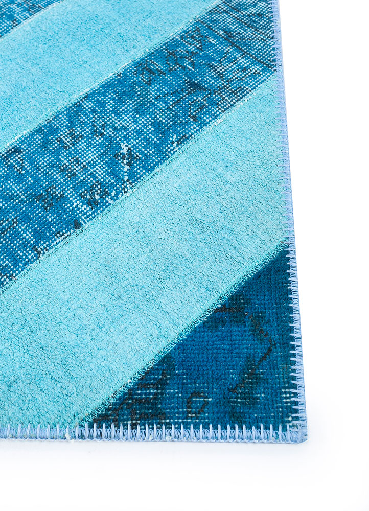 provenance blue wool hand knotted Rug - Corner