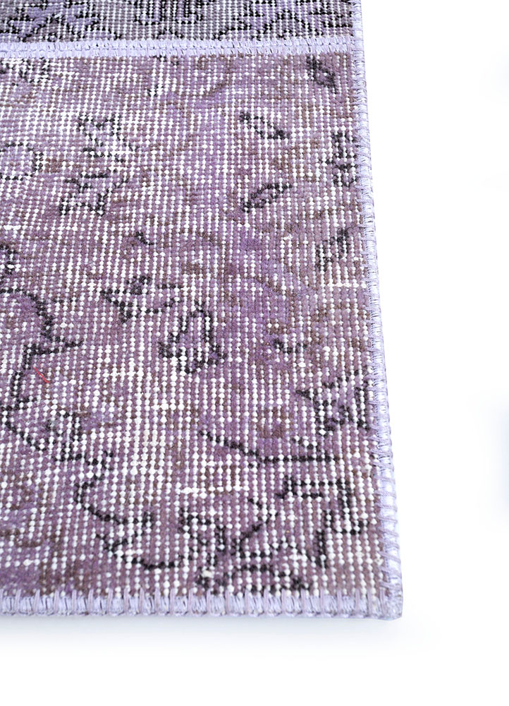provenance pink and purple wool hand knotted Rug - Corner