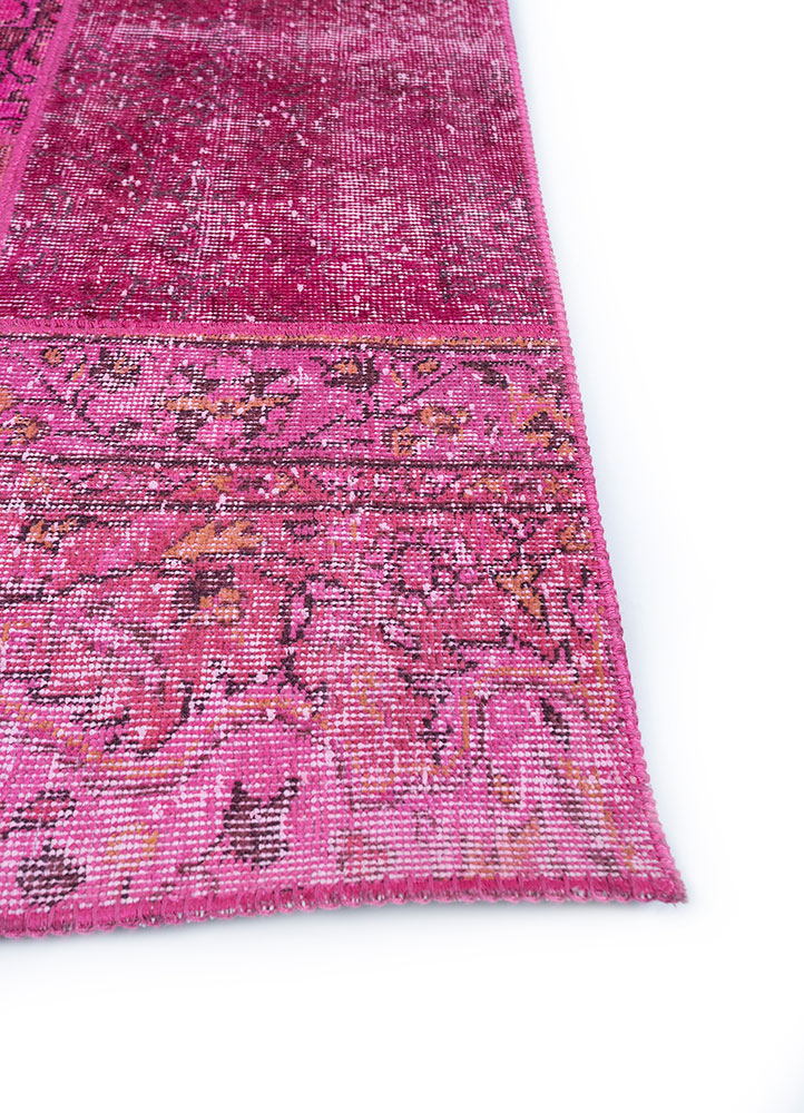 provenance pink and purple wool hand knotted Rug - Corner