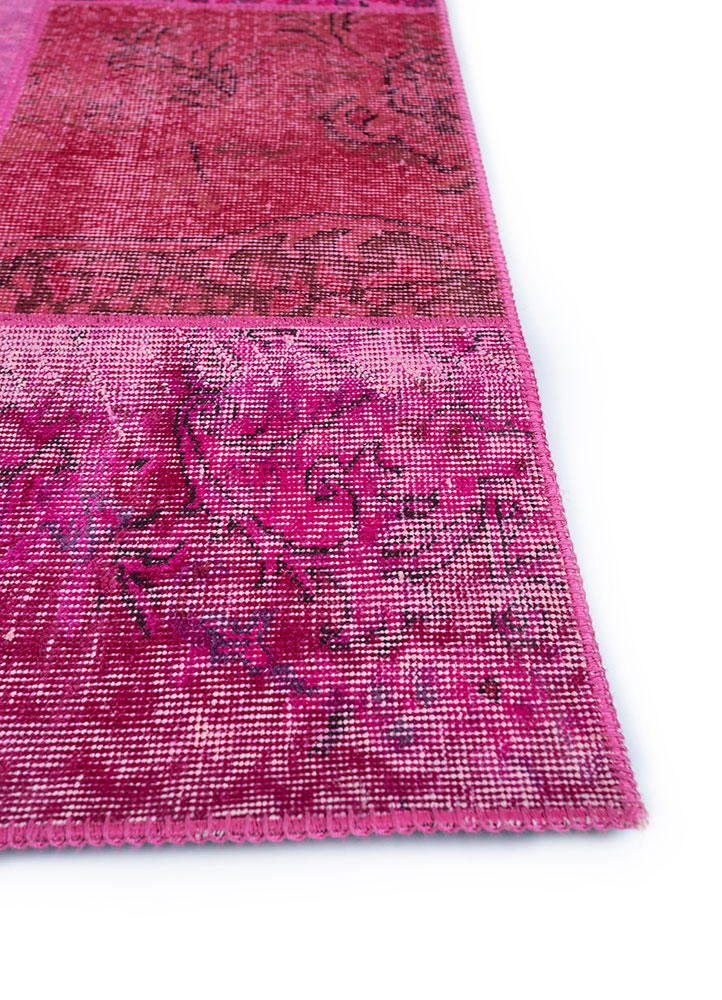 provenance pink and purple wool hand knotted Rug - Corner
