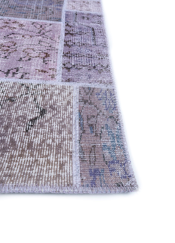 provenance pink and purple wool hand knotted Rug - Corner