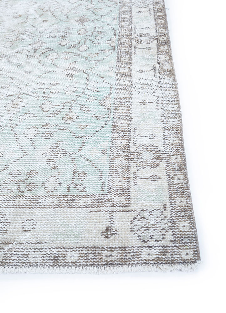 vintage blue wool hand knotted Rug - Corner
