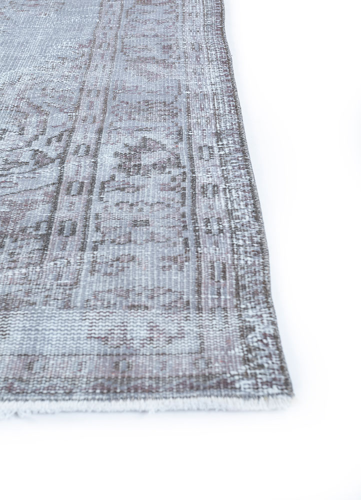 vintage blue wool hand knotted Rug - Corner