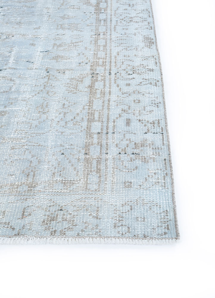 vintage blue wool hand knotted Rug - Corner