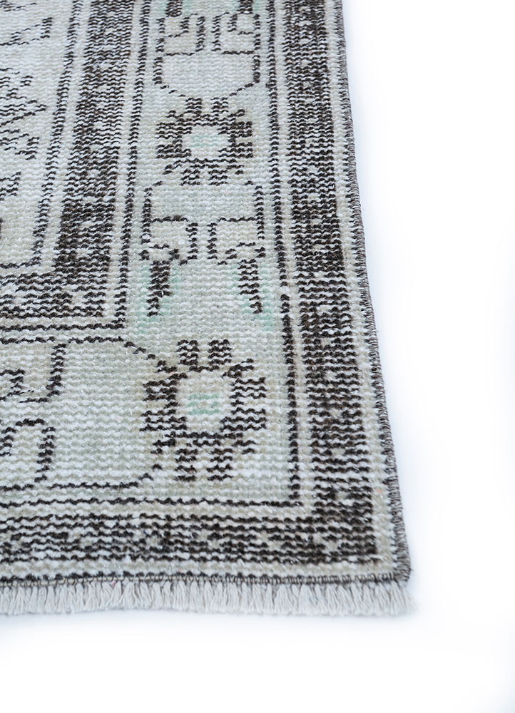 vintage grey and black wool hand knotted Rug - Corner