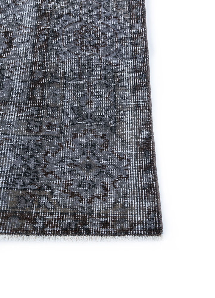 lacuna grey and black wool hand knotted Rug - Corner