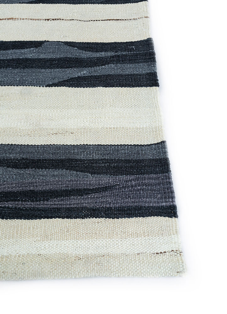 nuray grey and black wool hand knotted Rug - Corner