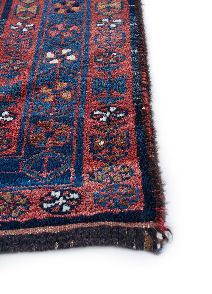 nuray blue wool hand knotted Rug - Corner