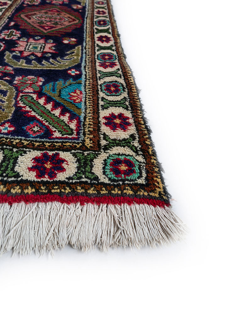 aalam red and orange wool hand knotted Rug - Corner