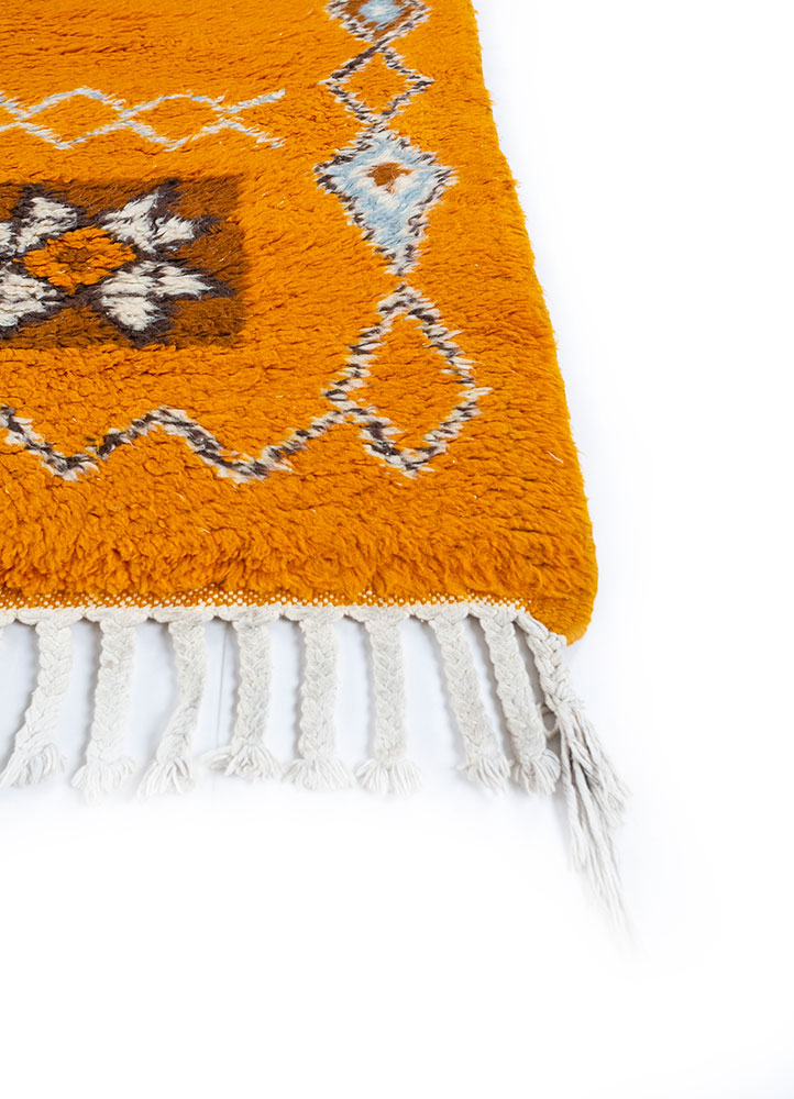 zuri red and orange wool hand knotted Rug - Corner