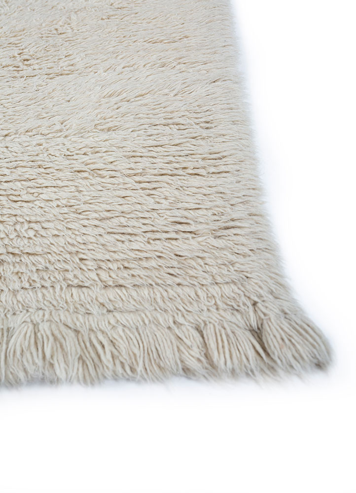 zuri ivory wool hand knotted Rug - Corner