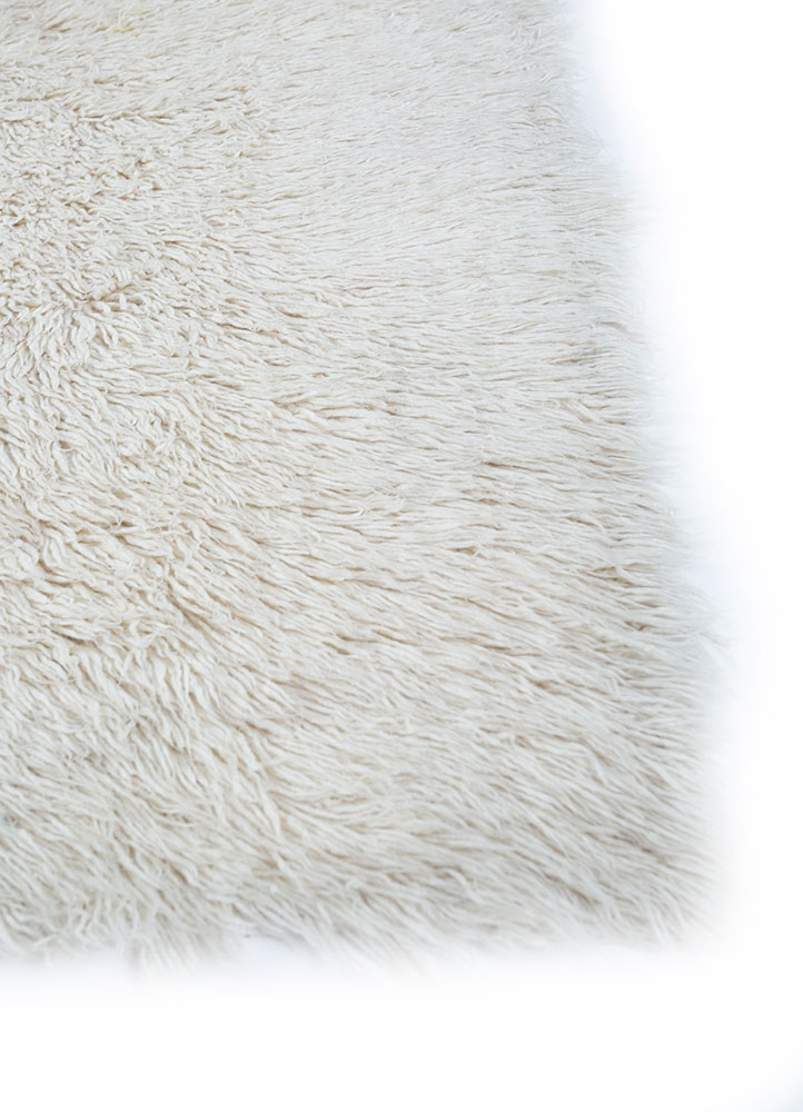 zuri ivory wool hand knotted Rug - Corner