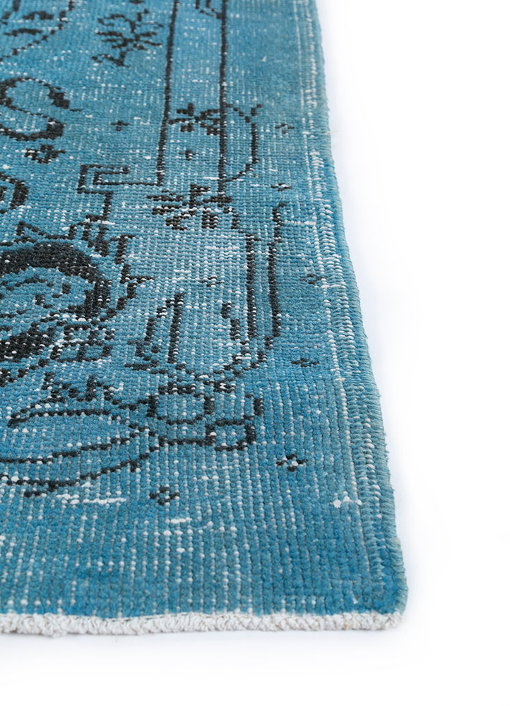 lacuna blue wool hand knotted Rug - Corner
