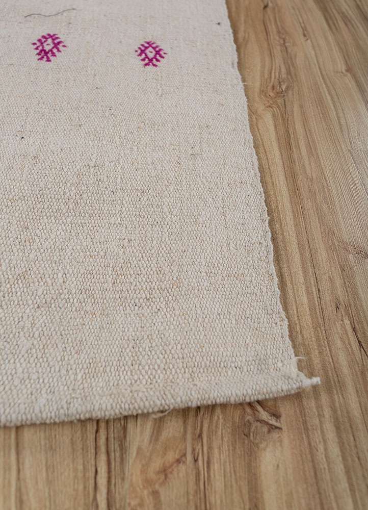 nuray ivory wool hand knotted Rug - Corner
