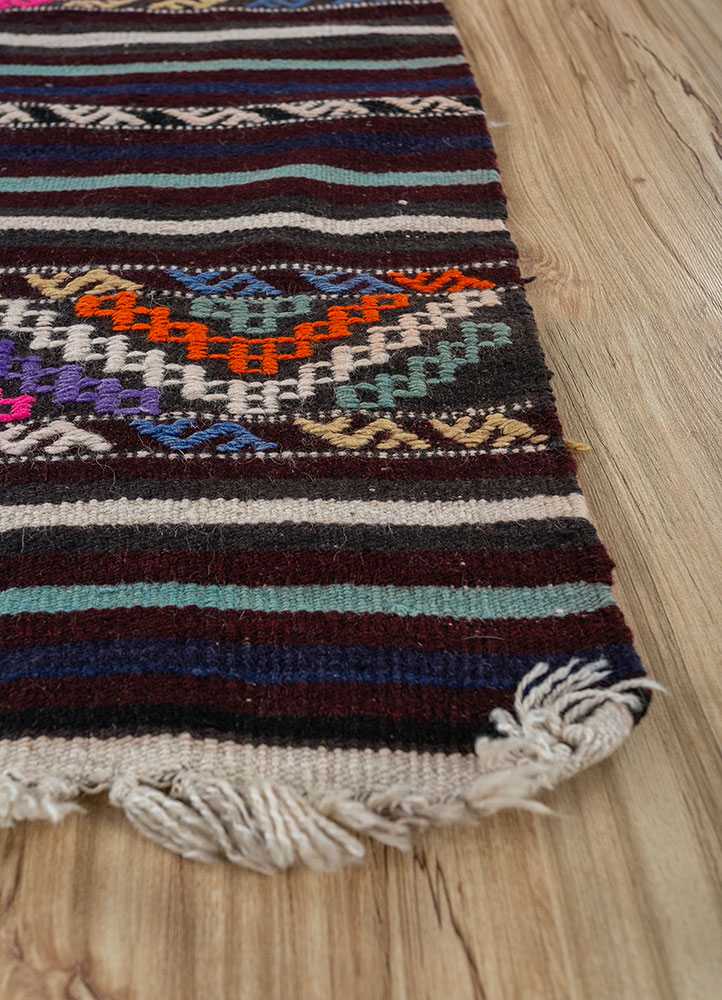 nuray multi wool hand knotted Rug - Corner