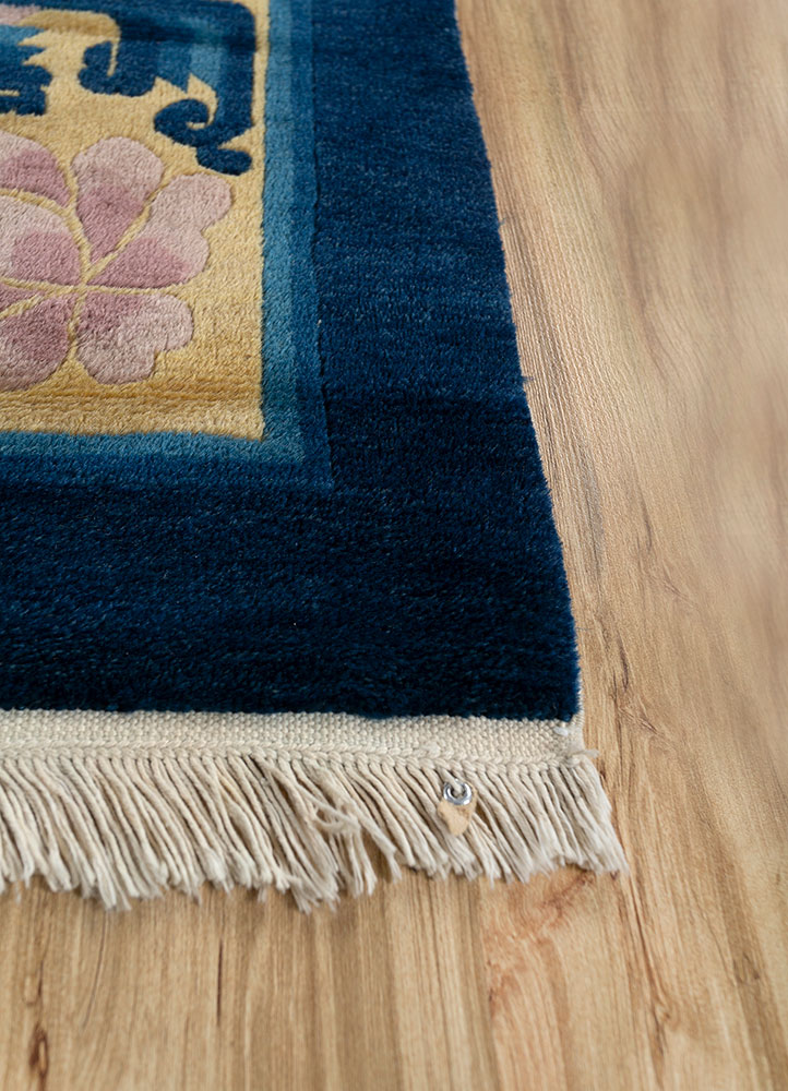 pechino gold wool hand knotted Rug - Corner