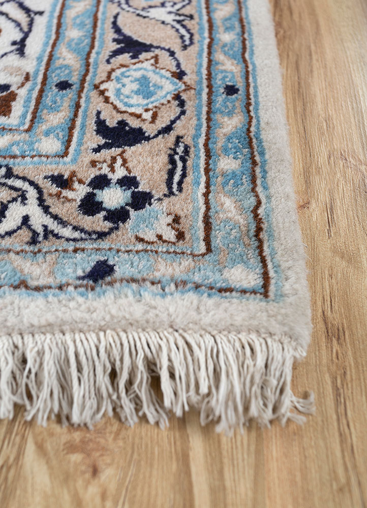 aalam red and orange wool hand knotted Rug - Corner