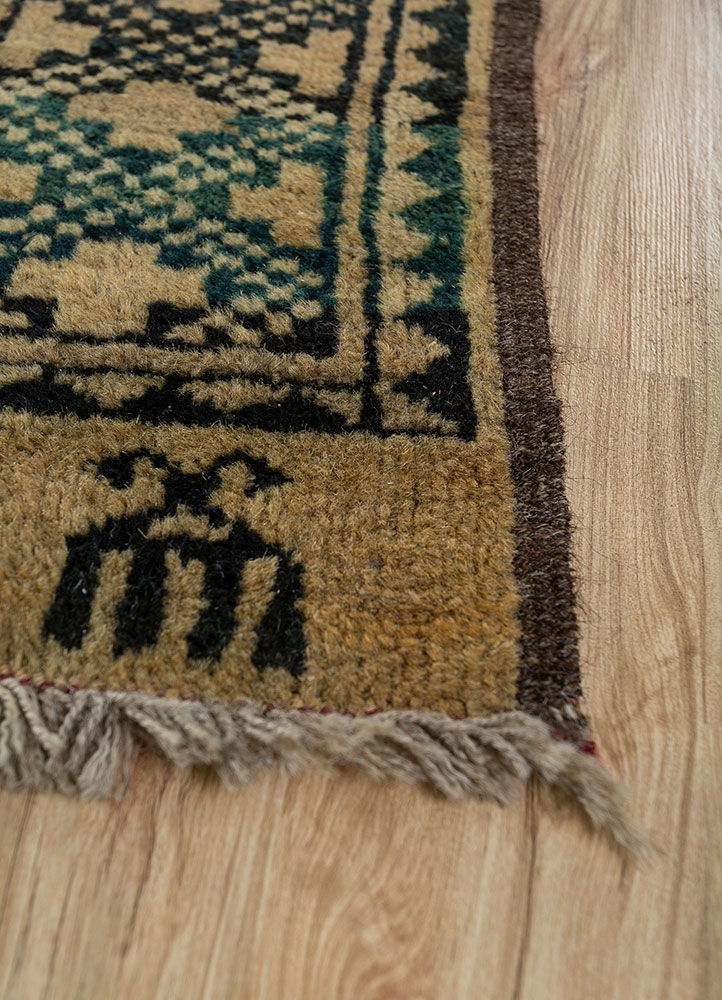 kiaan gold wool hand knotted Rug - Corner
