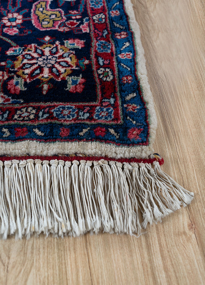 aalam ivory wool hand knotted Rug - Corner